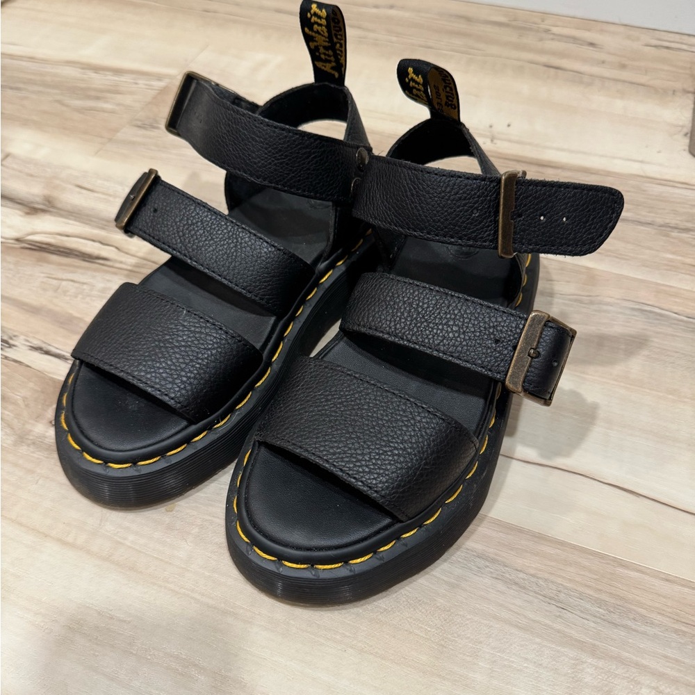 Doc Marten Gryphon Pisa Leather Sandals sz 6